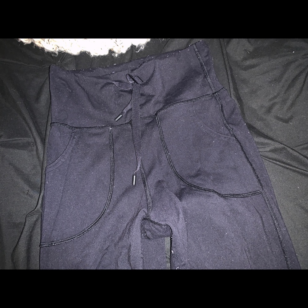 lululemon size 4 leggings with pockets